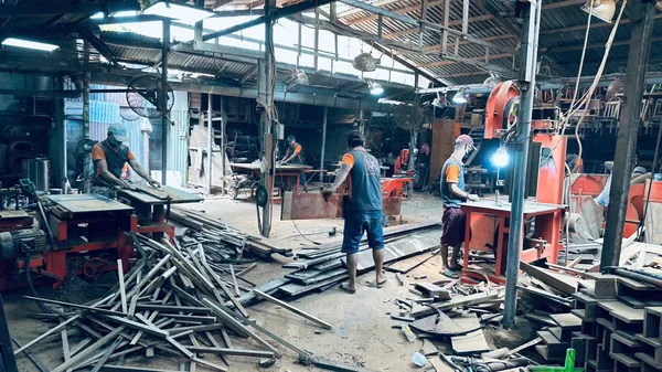 Toàn cảnh xưởng sản xuất gỗ quy mô 1000m2 Salonthung